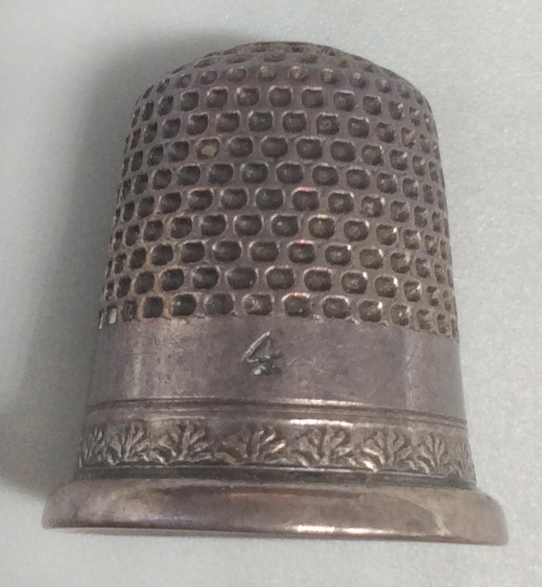 1968.0356 F Thimble, detail 1