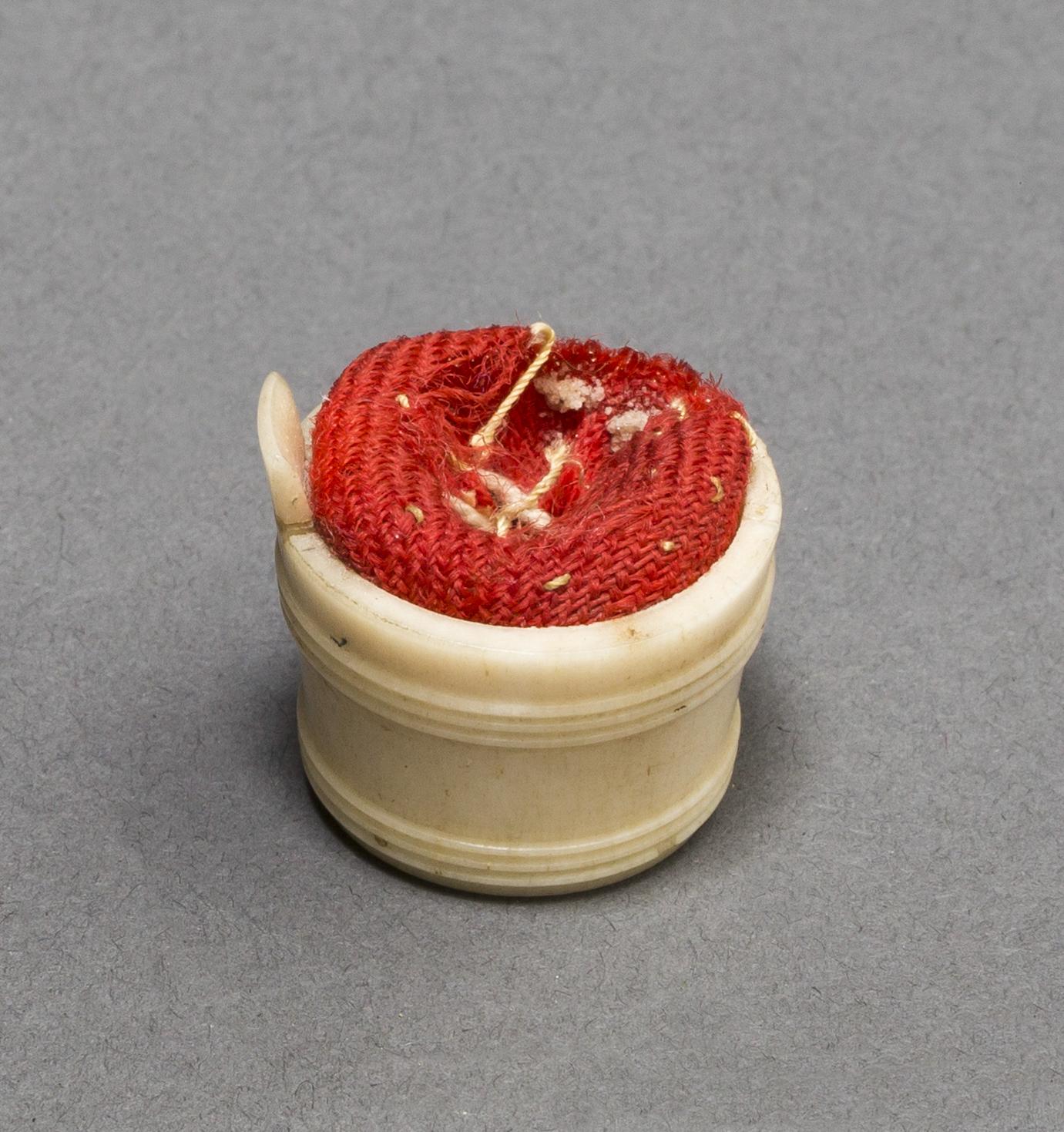 1968.0356 L Tool (for needlework), view 1