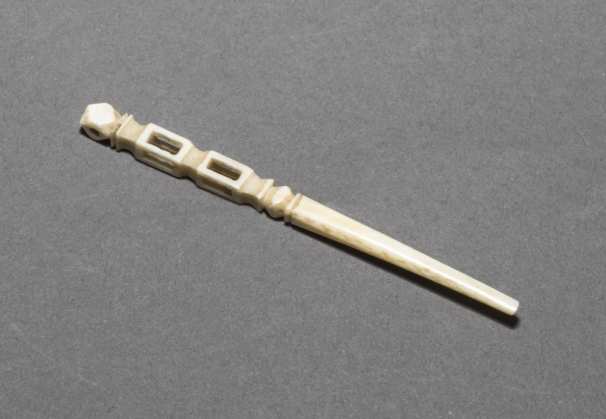 1968.0356 O Tool (for needlework), view 1