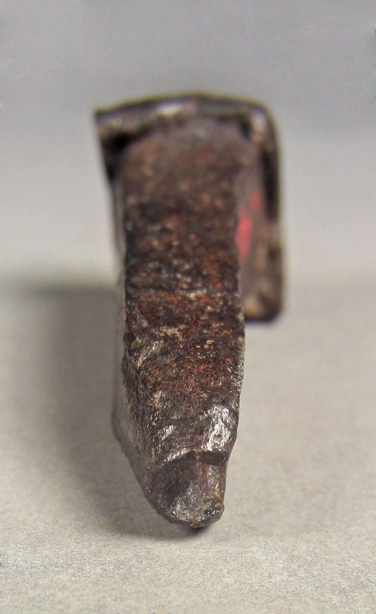 1957.0026.479 J, Letter die, tip