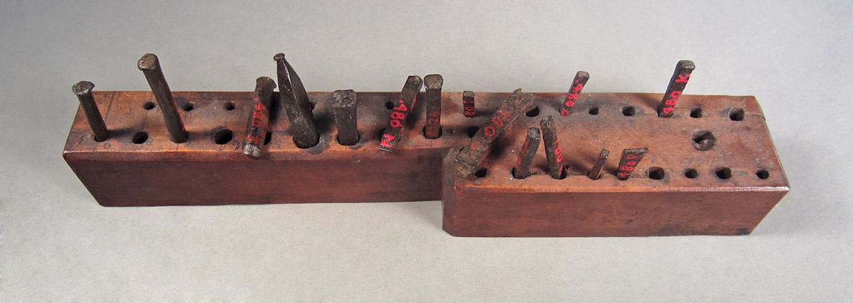 1957.0026.480 A, Holding block, angle