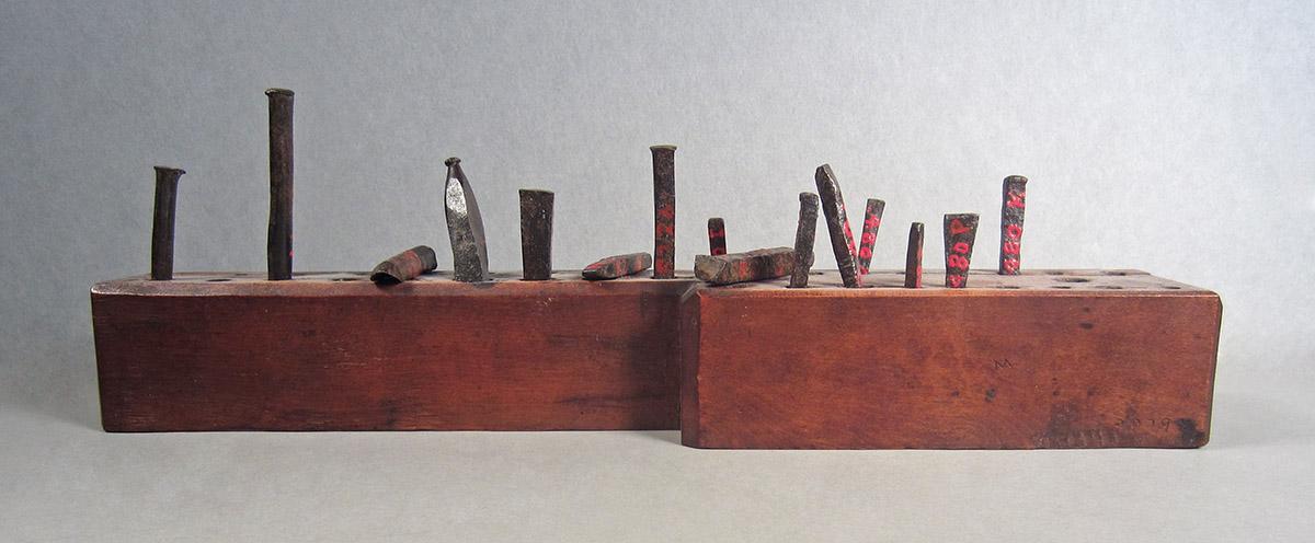 1957.0026.480 A, Holding block, side 1