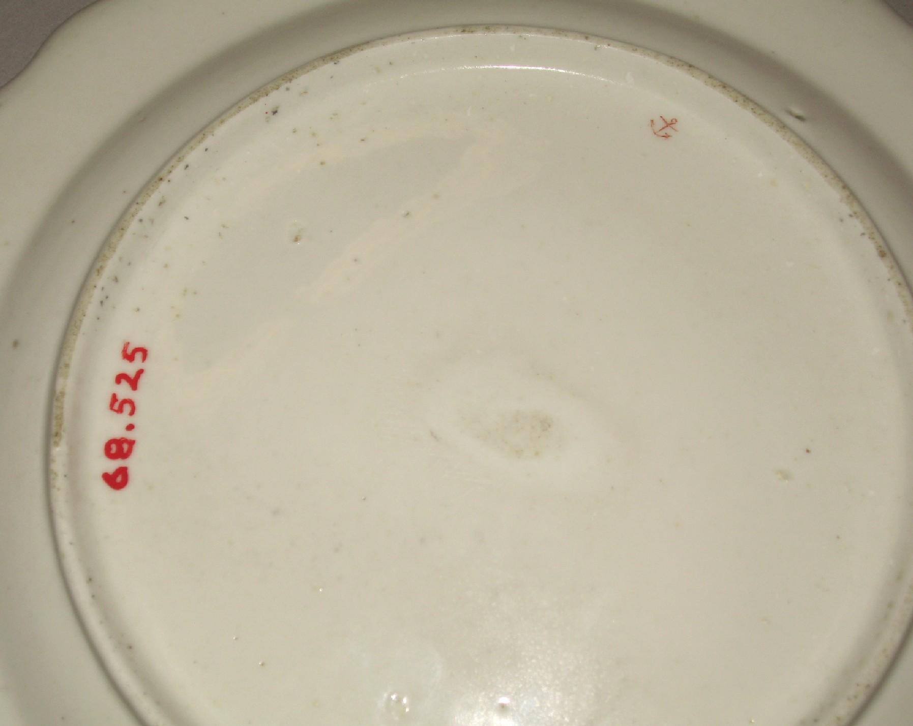 1968.0525 Chelsea porcelain plate (underside)