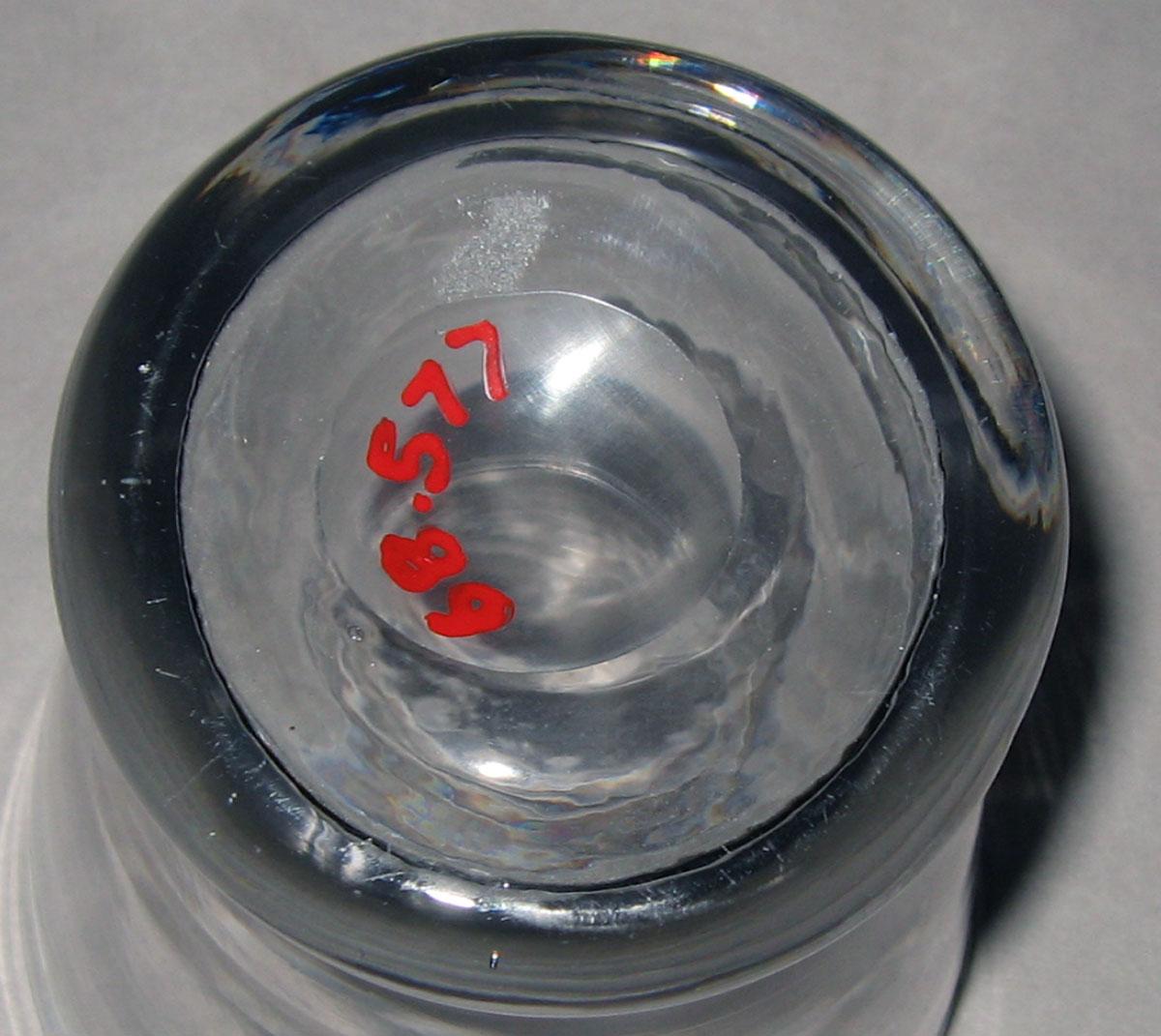 1968.0577 Glass beaker