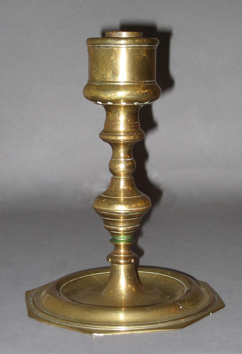 1968.0582 Candlestick