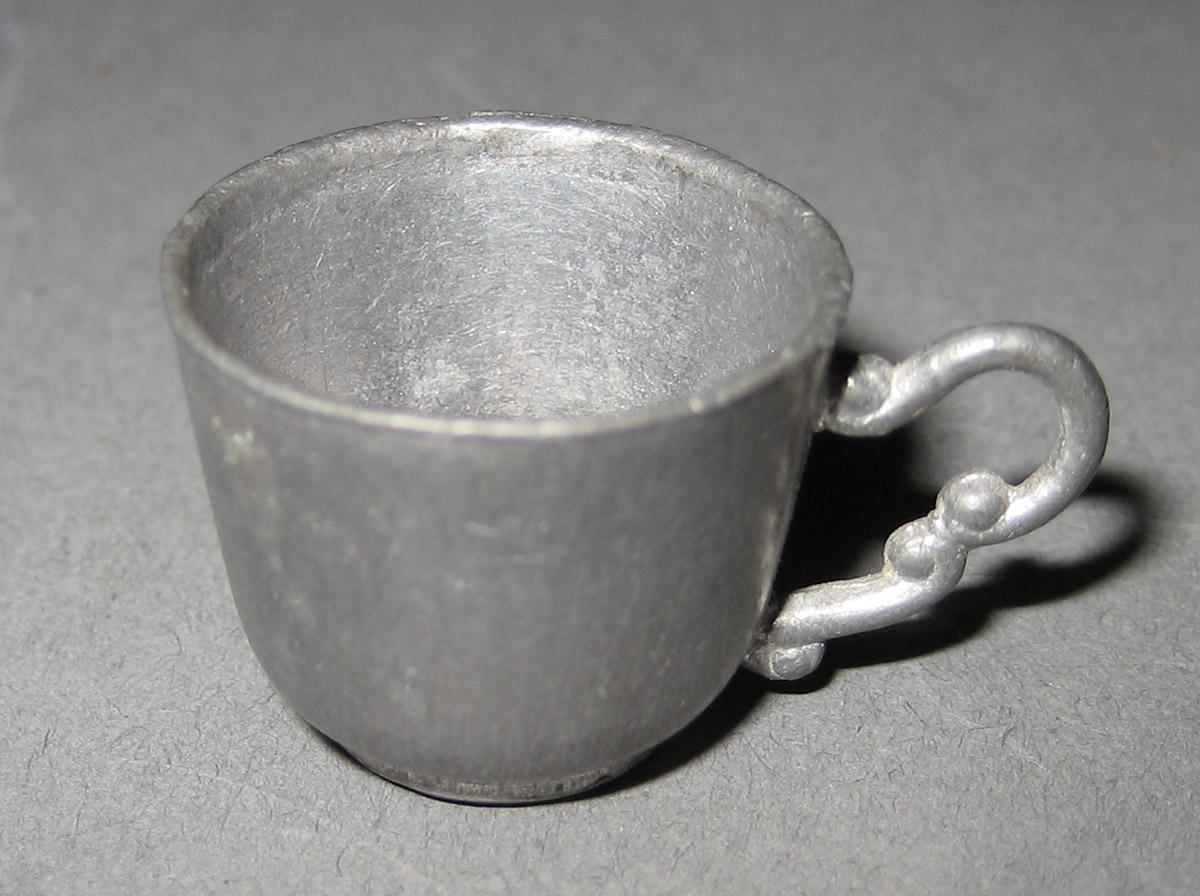 1968.0610.005 Teacup
