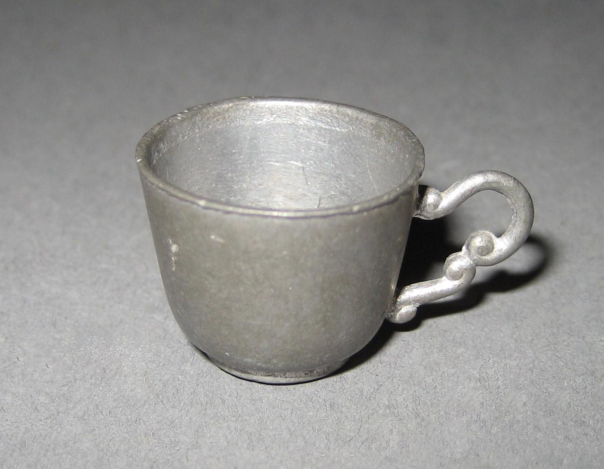 1968.0610.007 Teacup