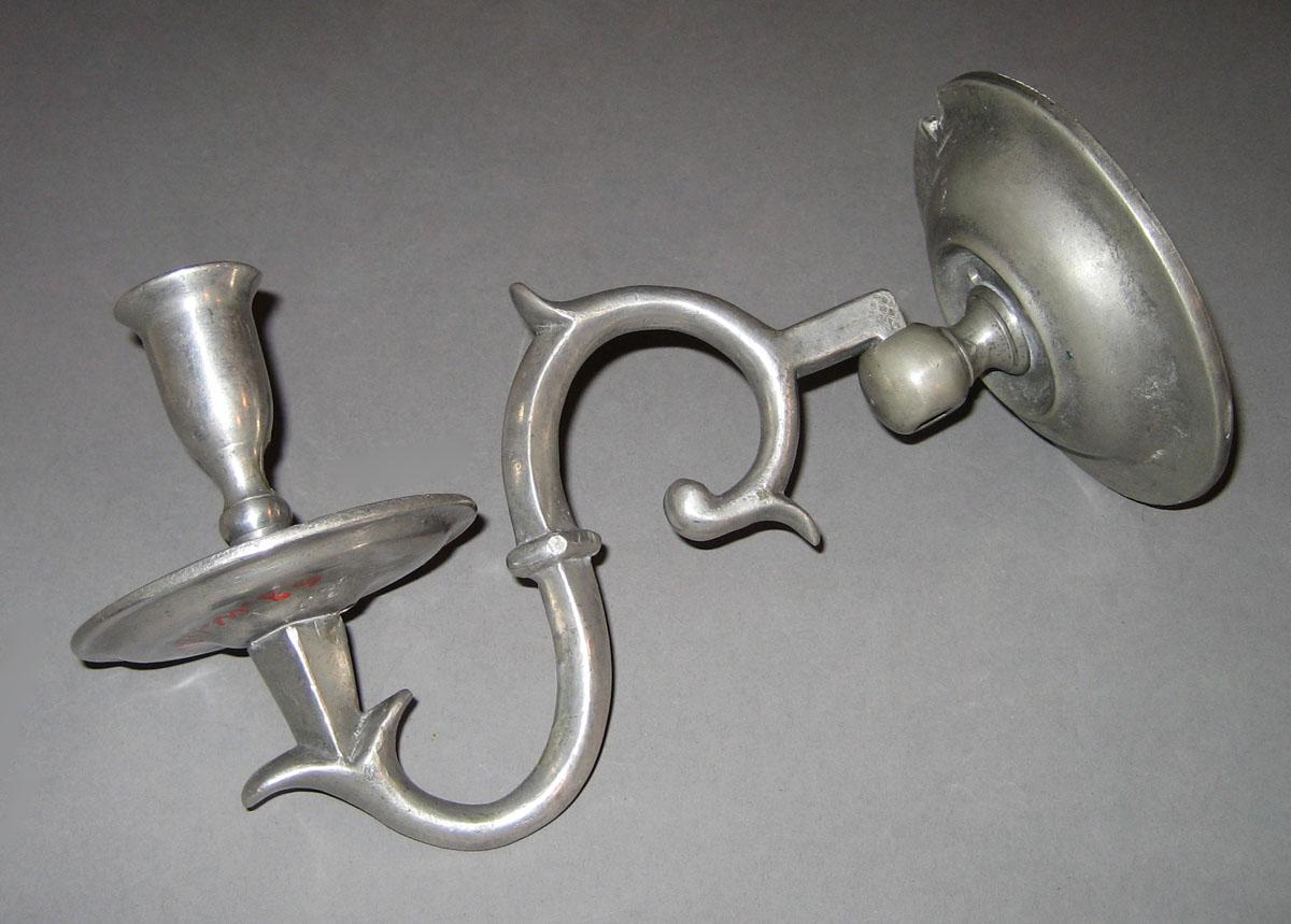 1968.0613.001 Sconce