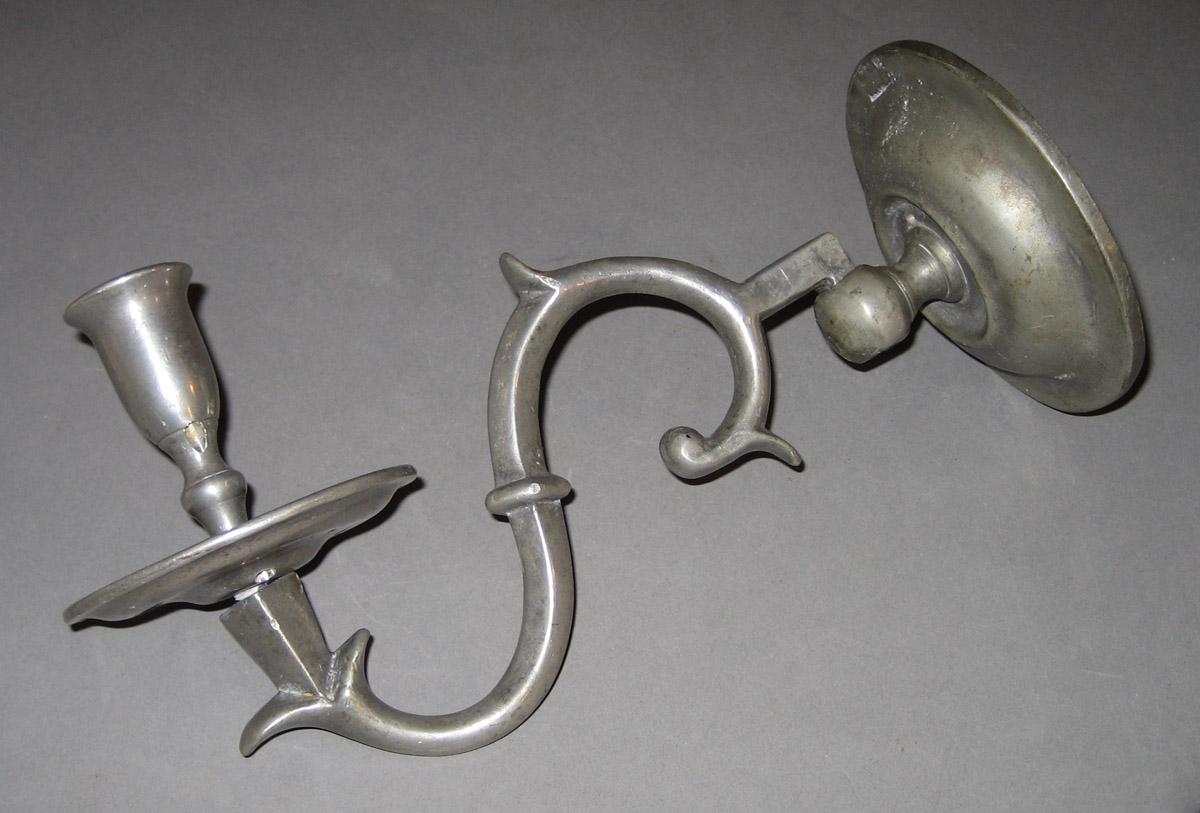 1968.0613.002 Sconce