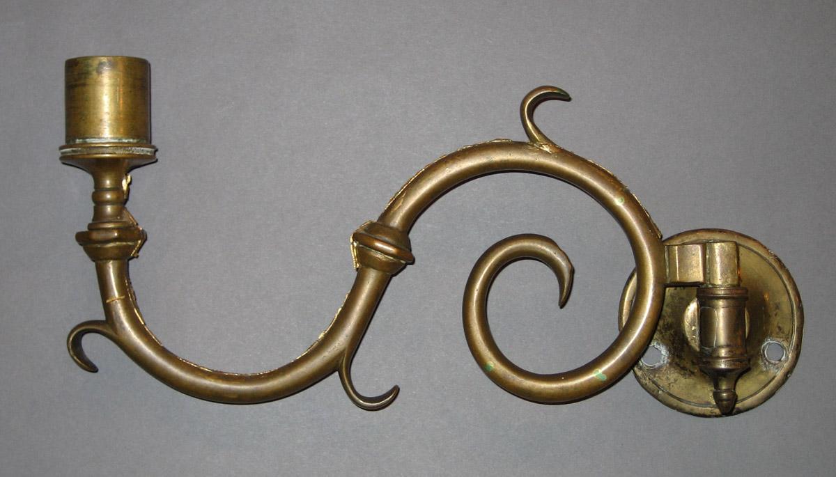 1968.0624.001 Sconce