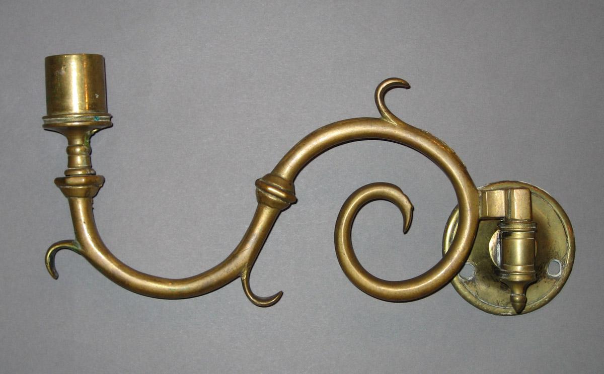 1968.0624.002 Sconce