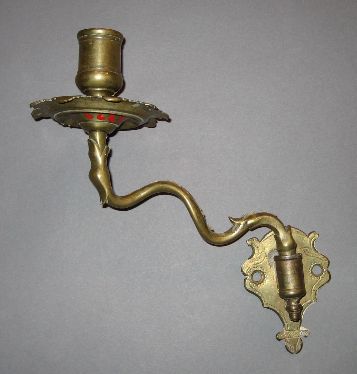 1968.0637.002 Sconce