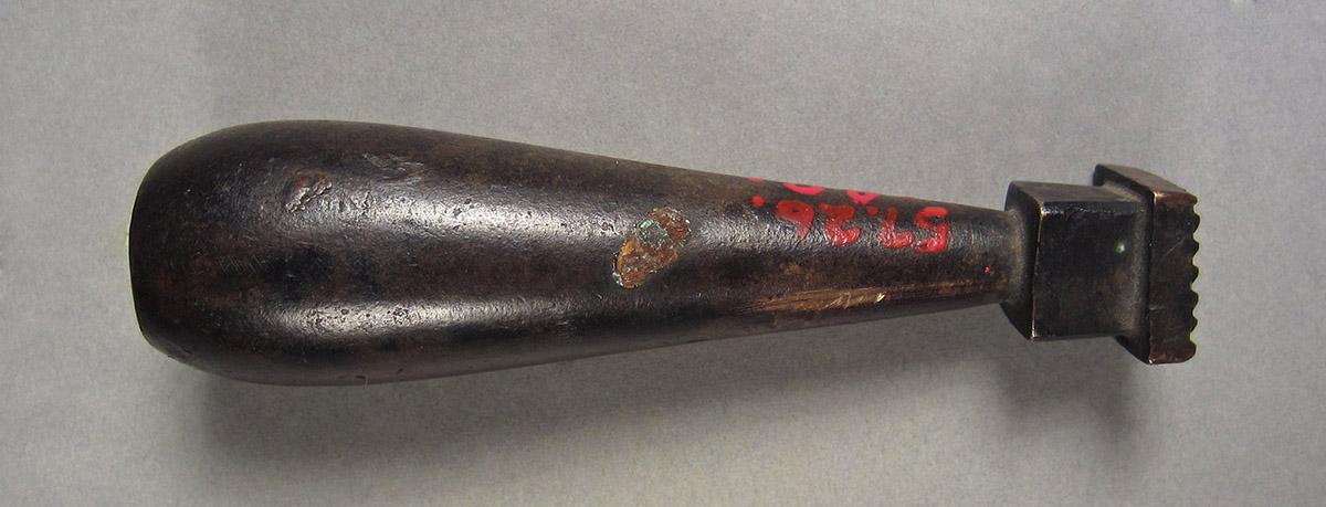 1957.0026.481, Stippling tool, side 2