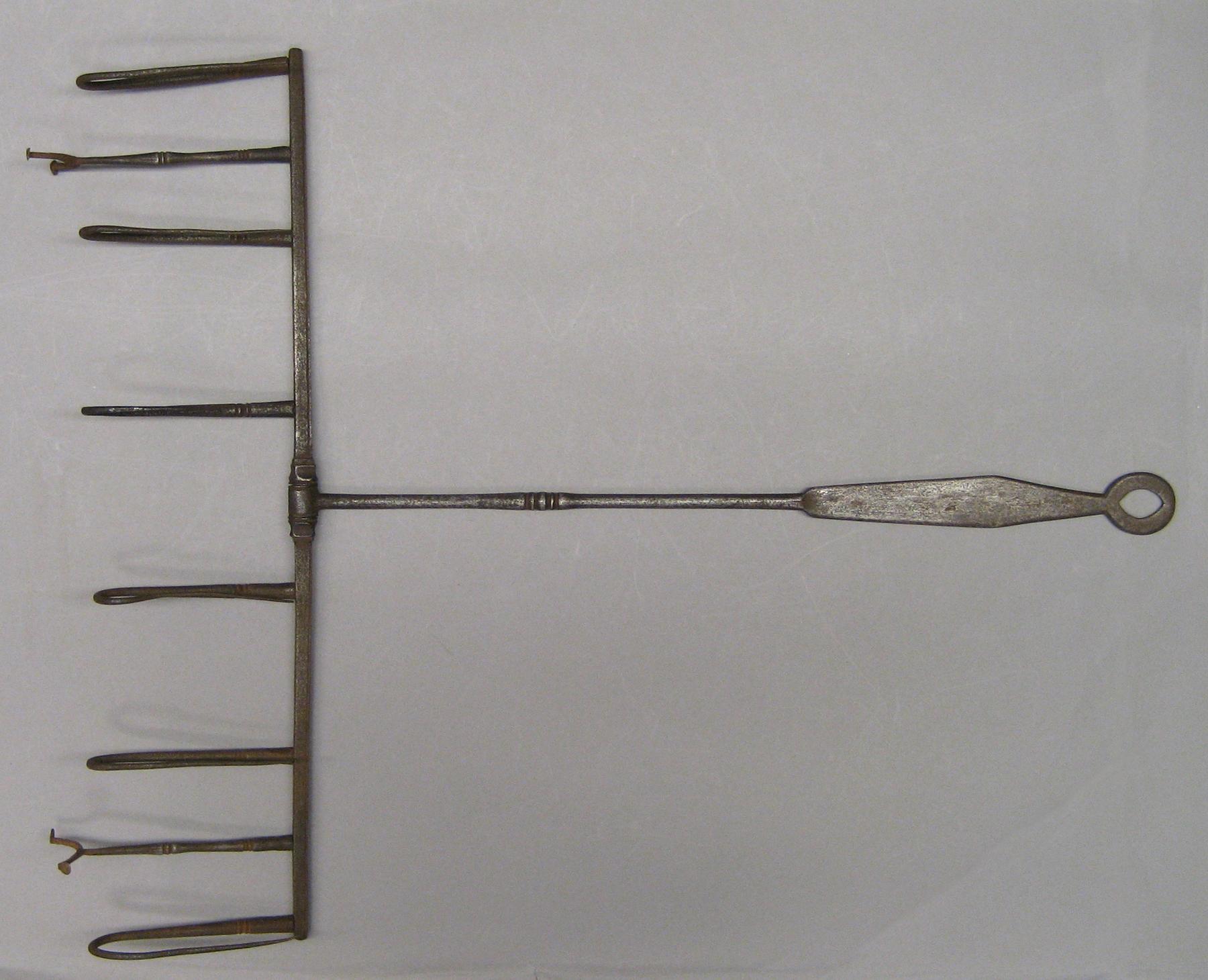 1968.0655 Toasting rack
