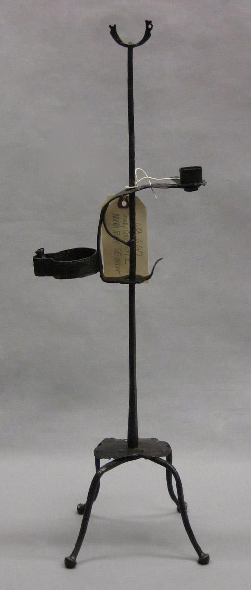 1968.0660 Candlestand