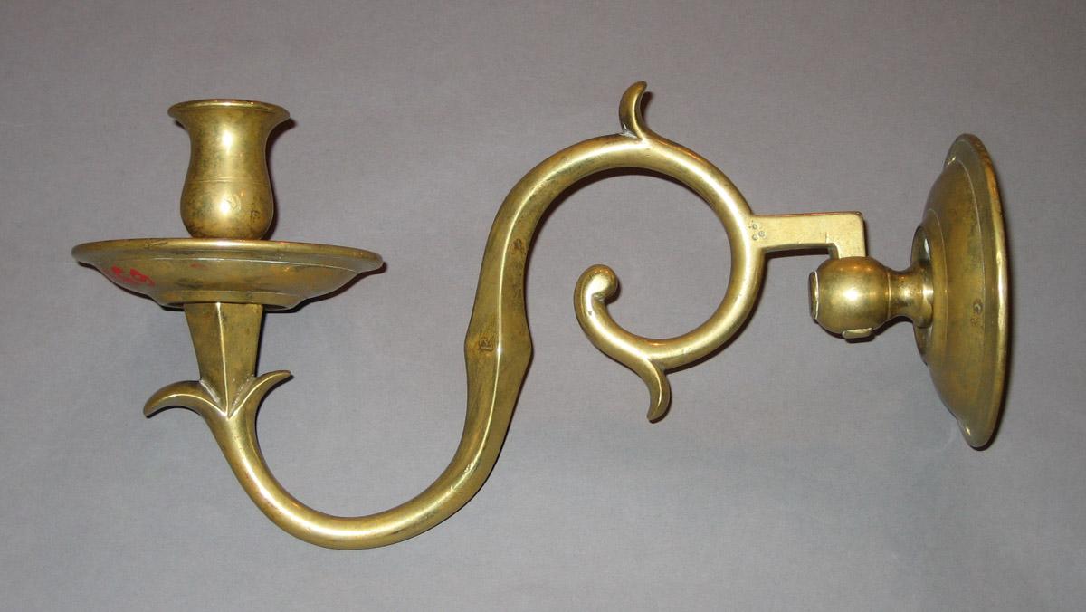 1968.0666.002 Sconce