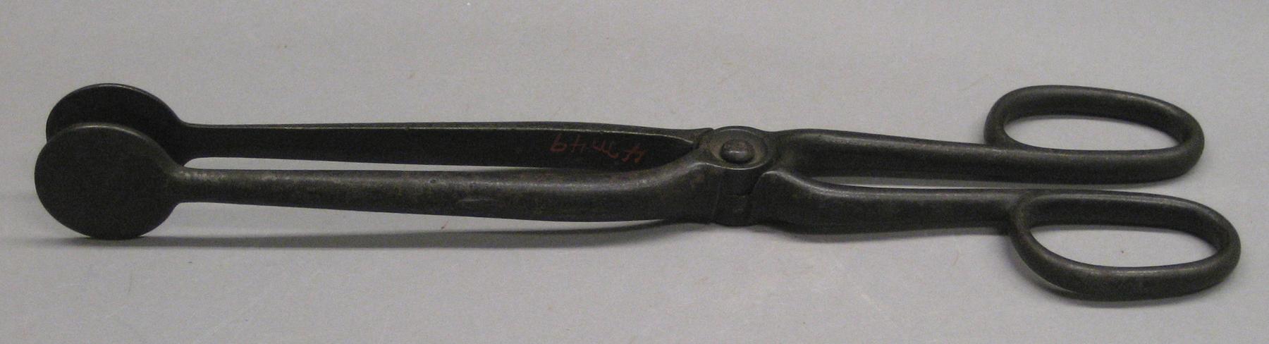 1968.0669 Tongs