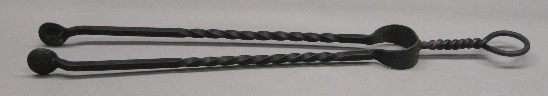 1968.0671 Tongs
