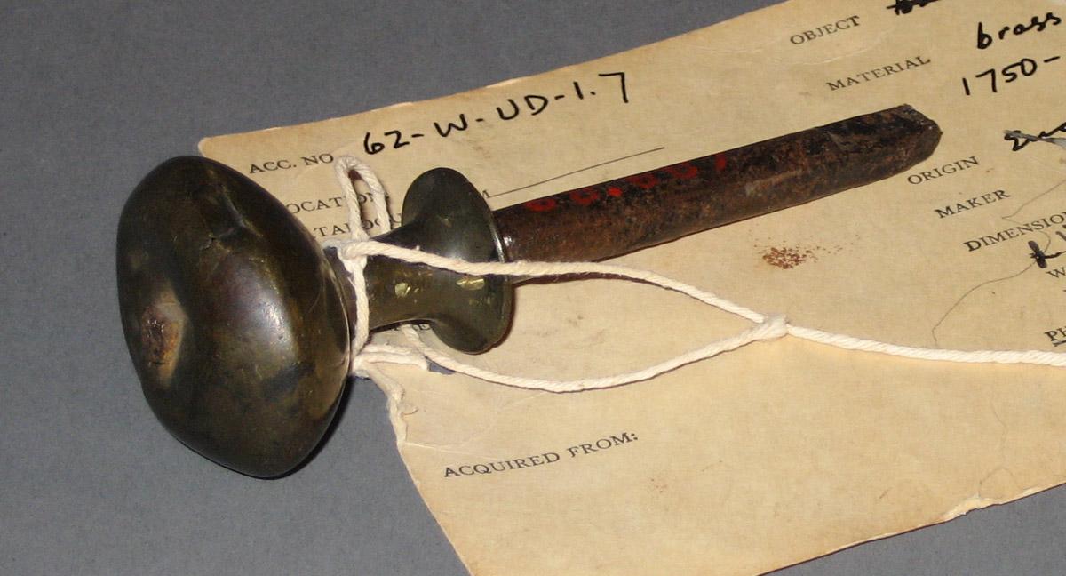 1968.0687 Door knob