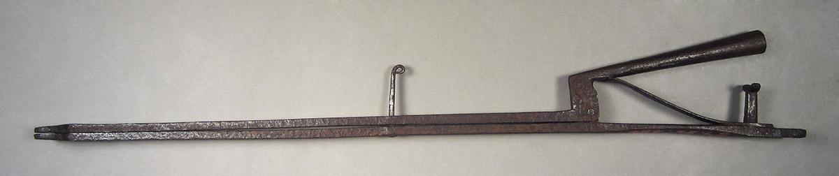 1957.0026.486, Pipe tongs, side 2