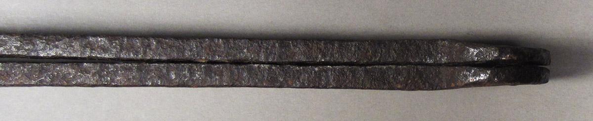 1957.0026.486, Pipe tongs, tip detail 1