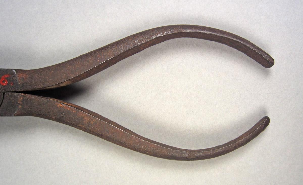 1957.0026.490, End nippers, handles