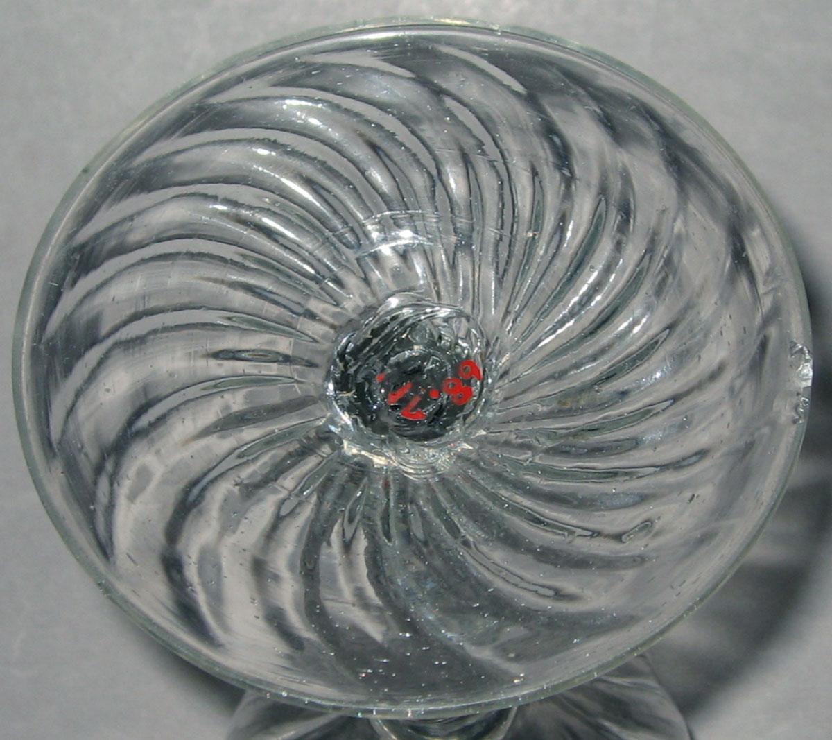 1968.0712 Lead glass goblet (underside)