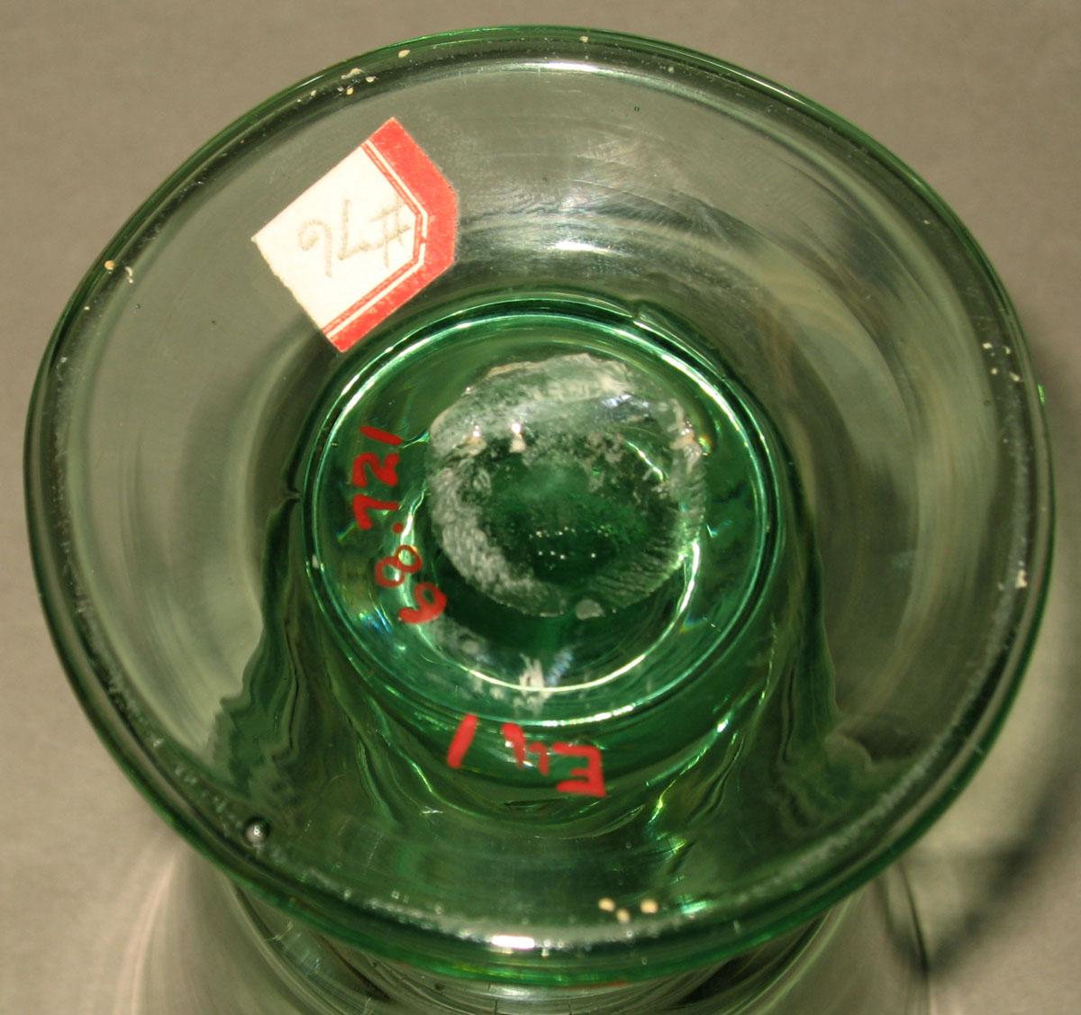 1968.0721 Glass goblet (underside)