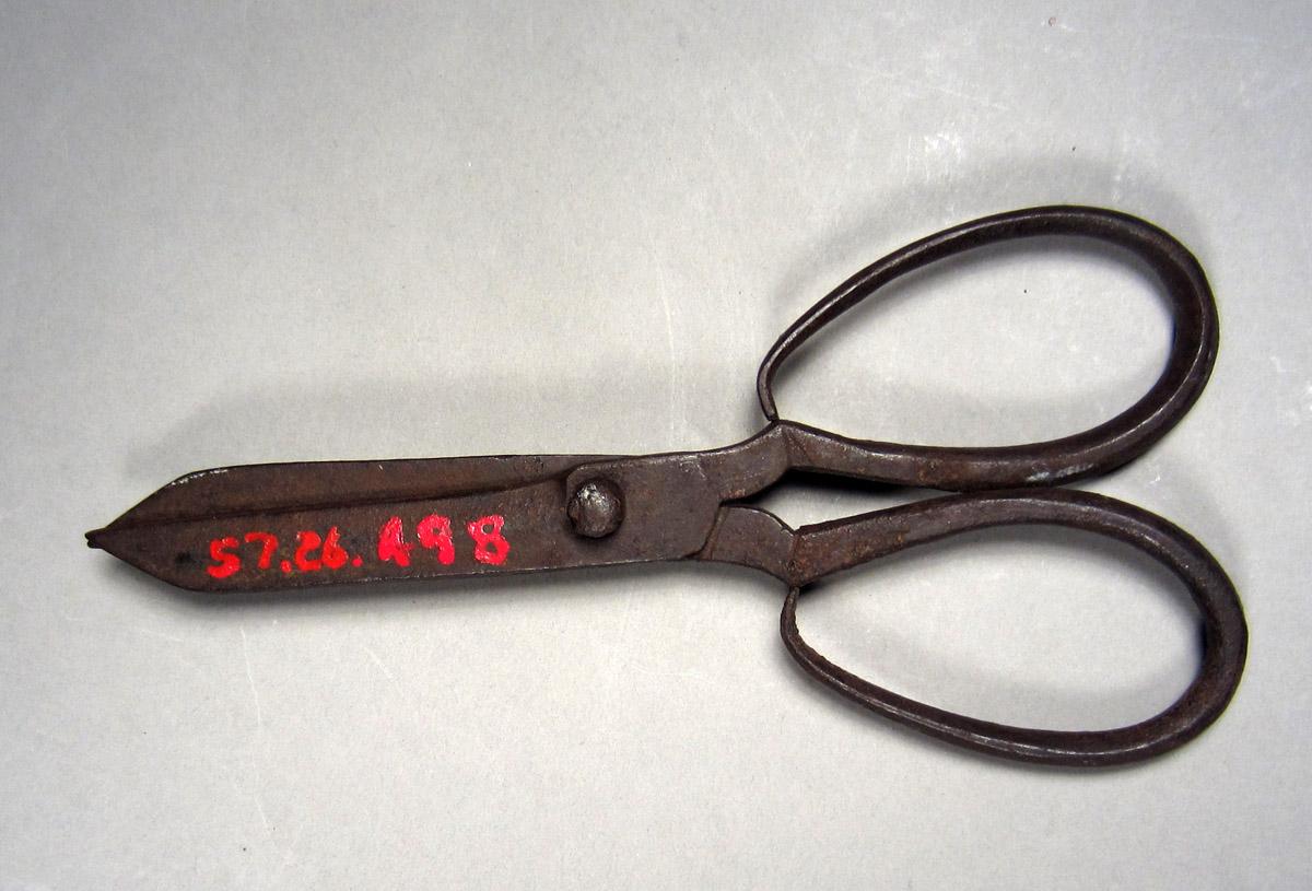1957.0026.498 Scissors, View 2