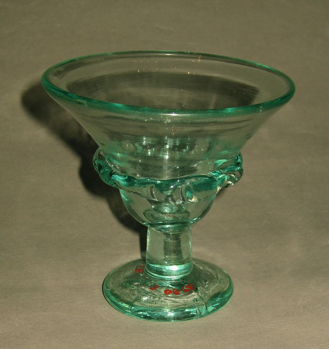 1968.0731 Glass compote