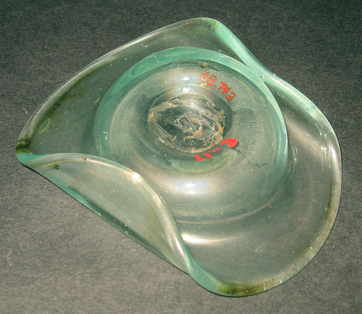 1968.0743 Glass dish (underside)