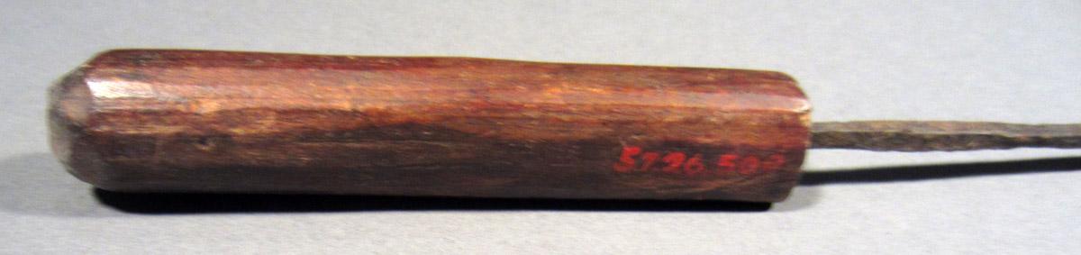 1957.0026.500 Ladle, Handle