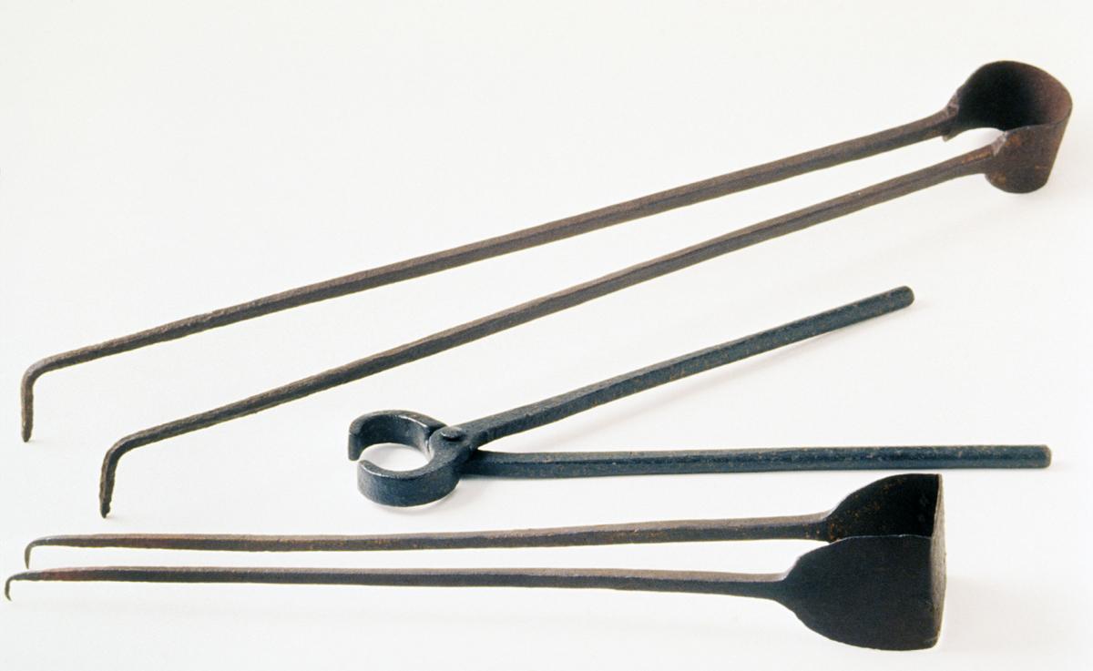 1957.0026.501 Tongs