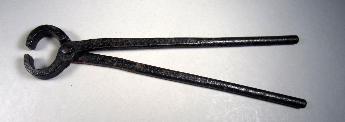 1957.0026.501 Tongs, View 1