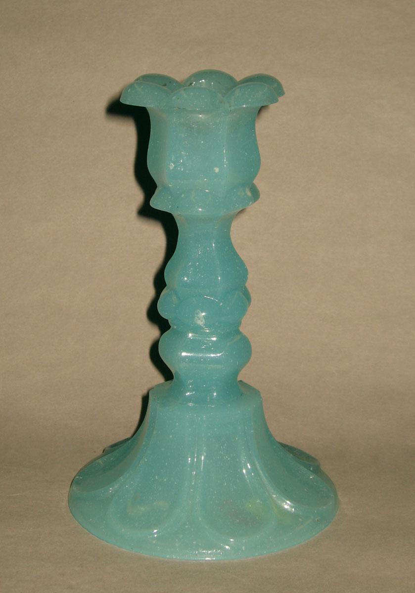 1968.0756.002 Glass candlestick