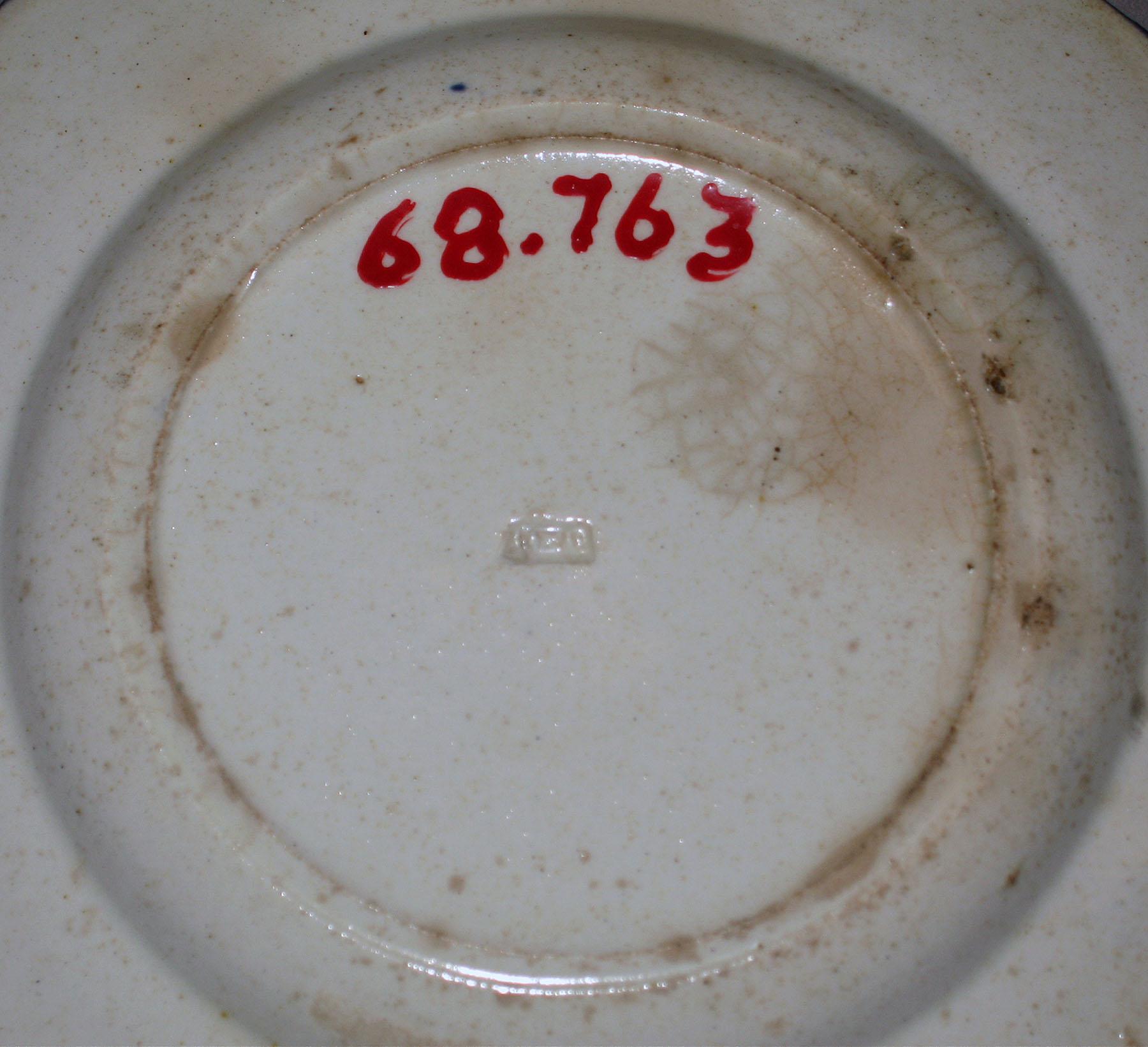 1968.0763 Pearlware plate (mark)