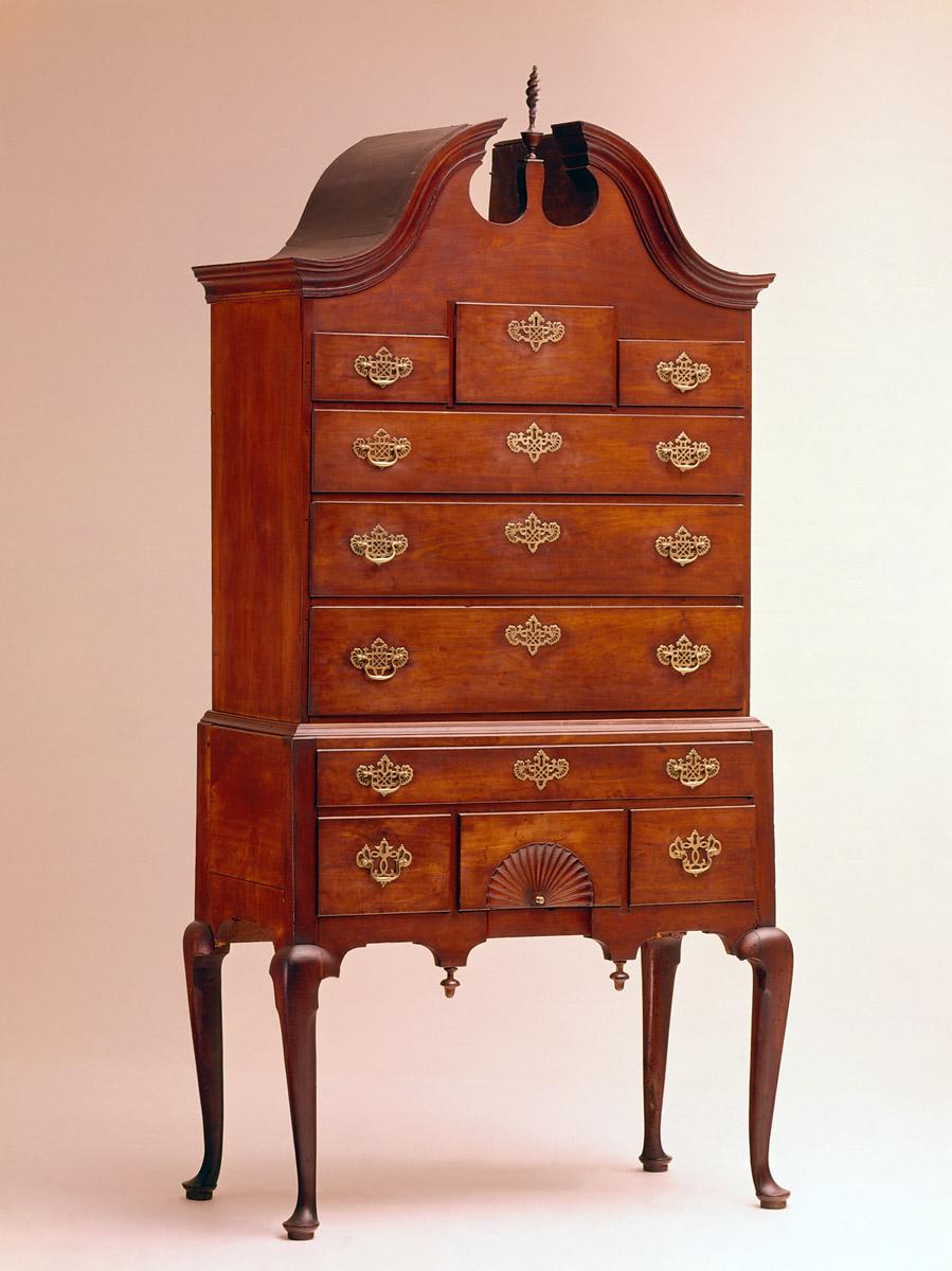 1968.0772 Chest of drawers