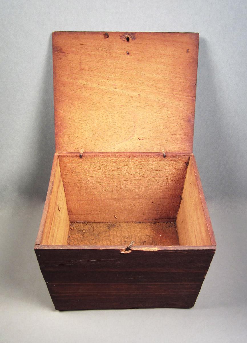 1957.0026.505, Box, angle