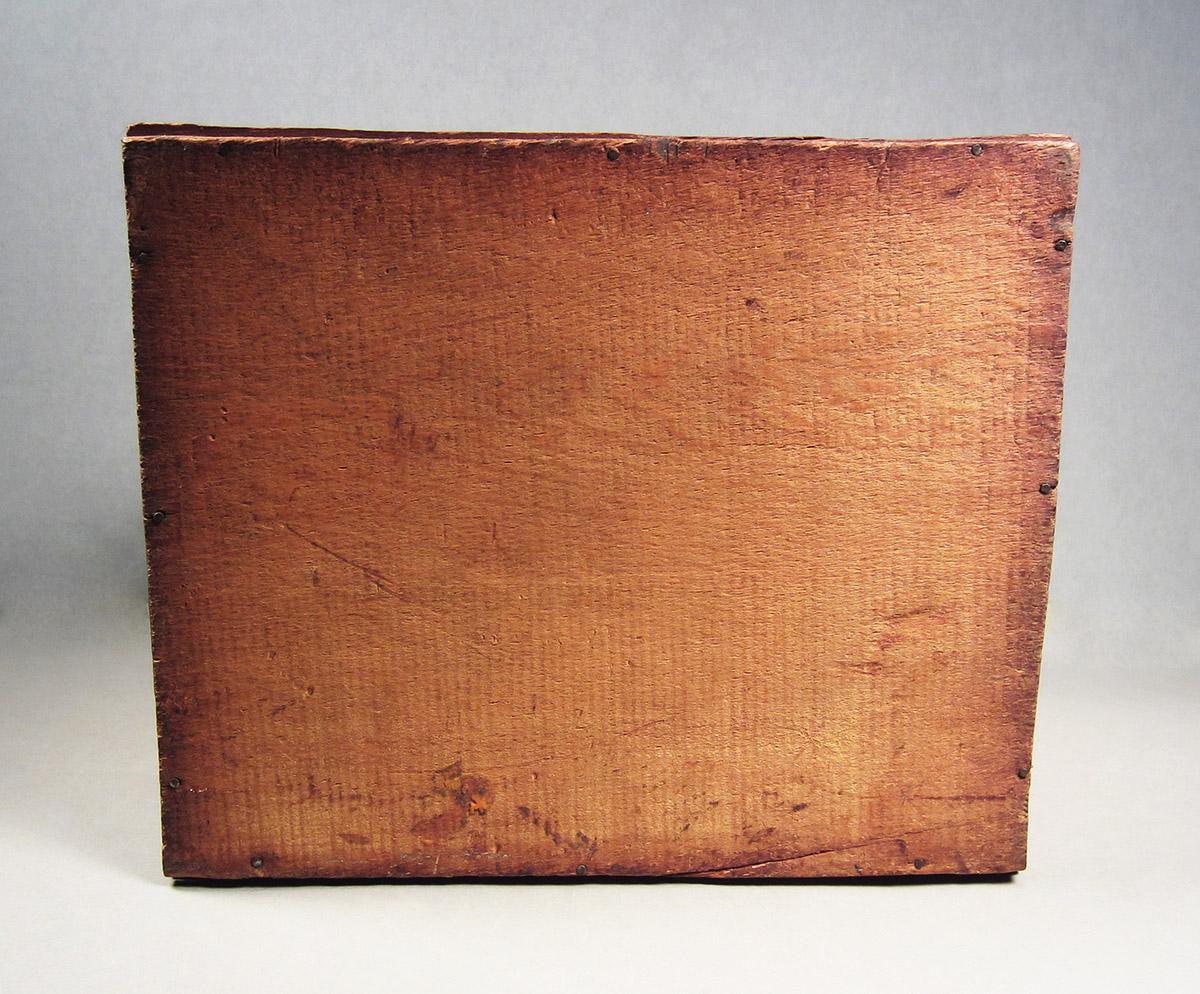 1957.0026.505, Box, bottom