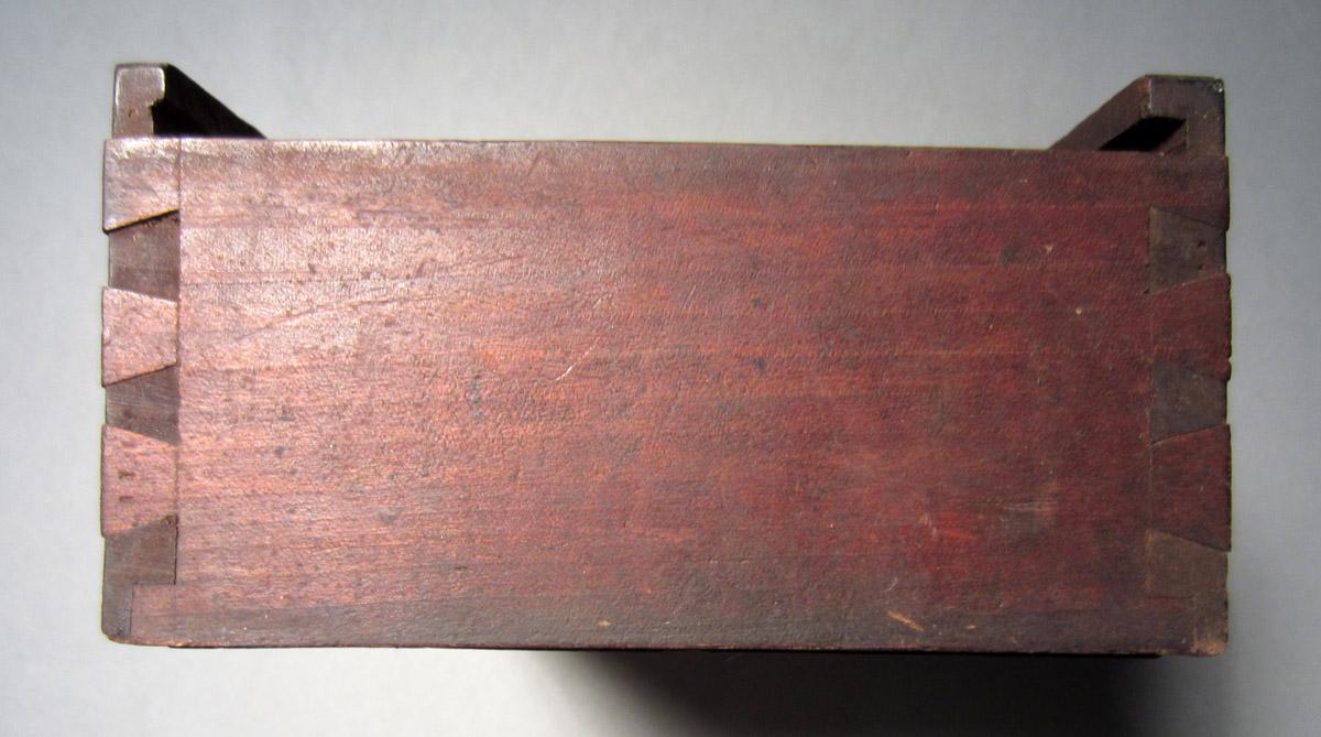 1957.0026.506 Box, Dovetail