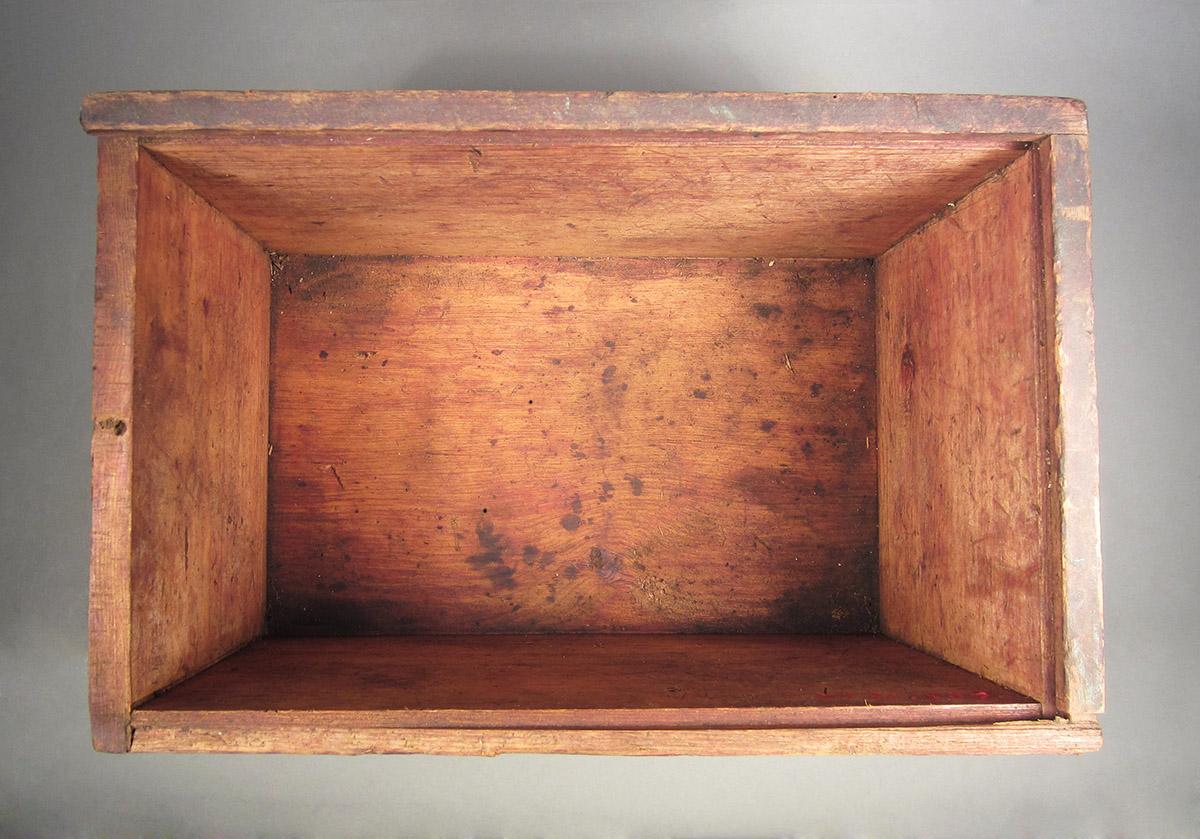 1957.0026.507 A, B, Box, top open