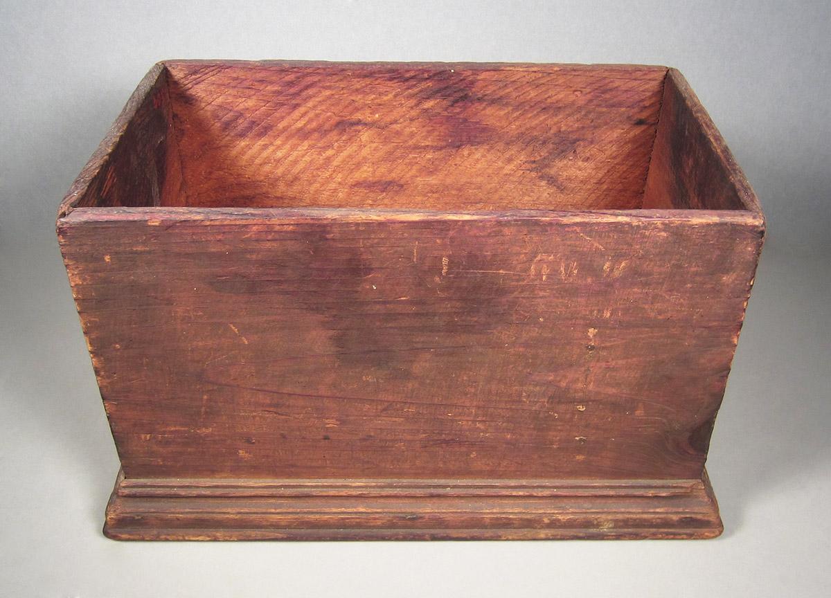1957.0026.509, Box, angle 1