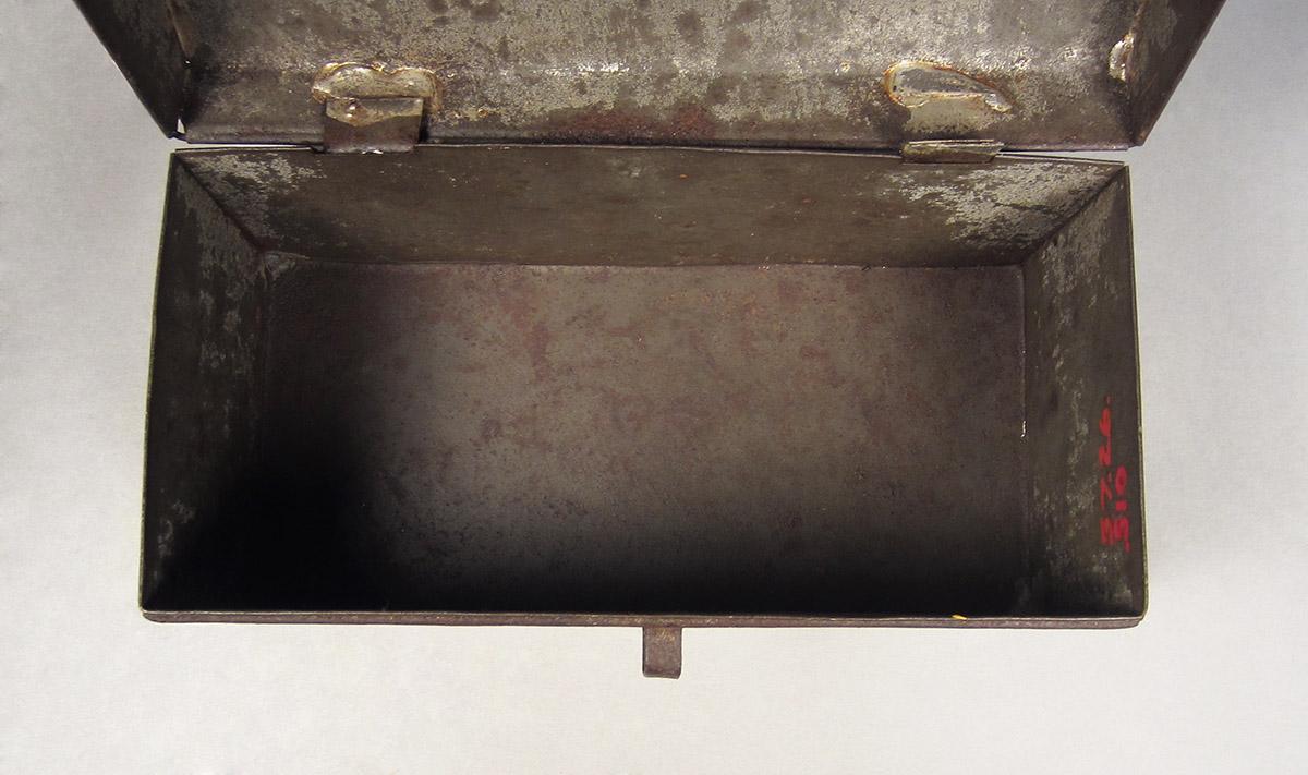 1957.0026.510, Box, inside
