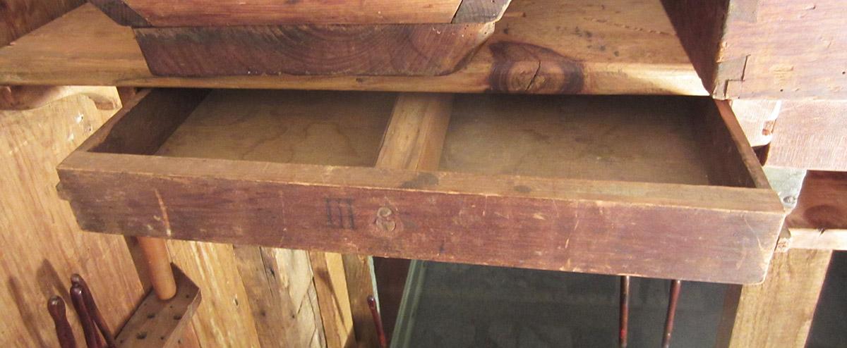 1957.0026.516, Drawer, angle