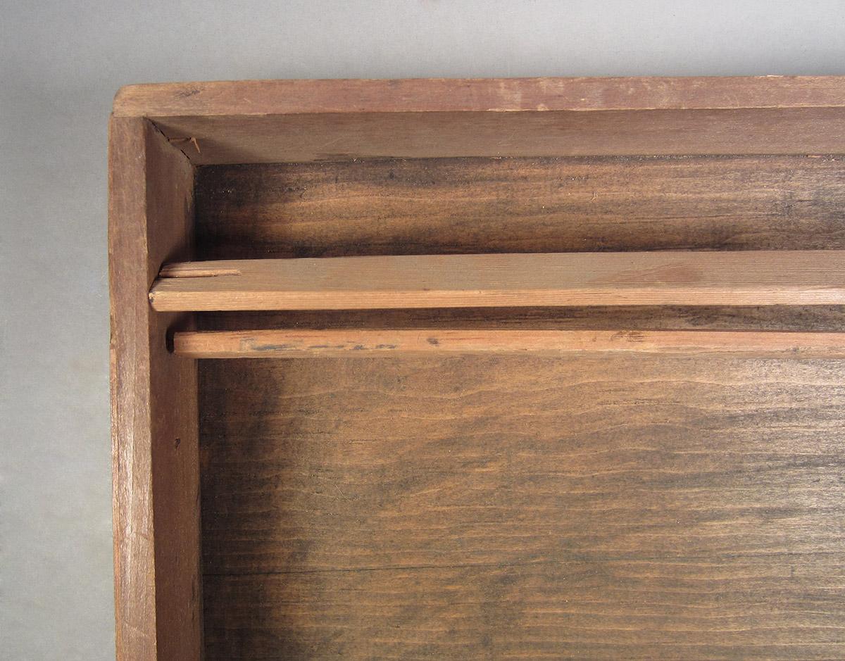 1957.0026.517, Drawer, inside detail