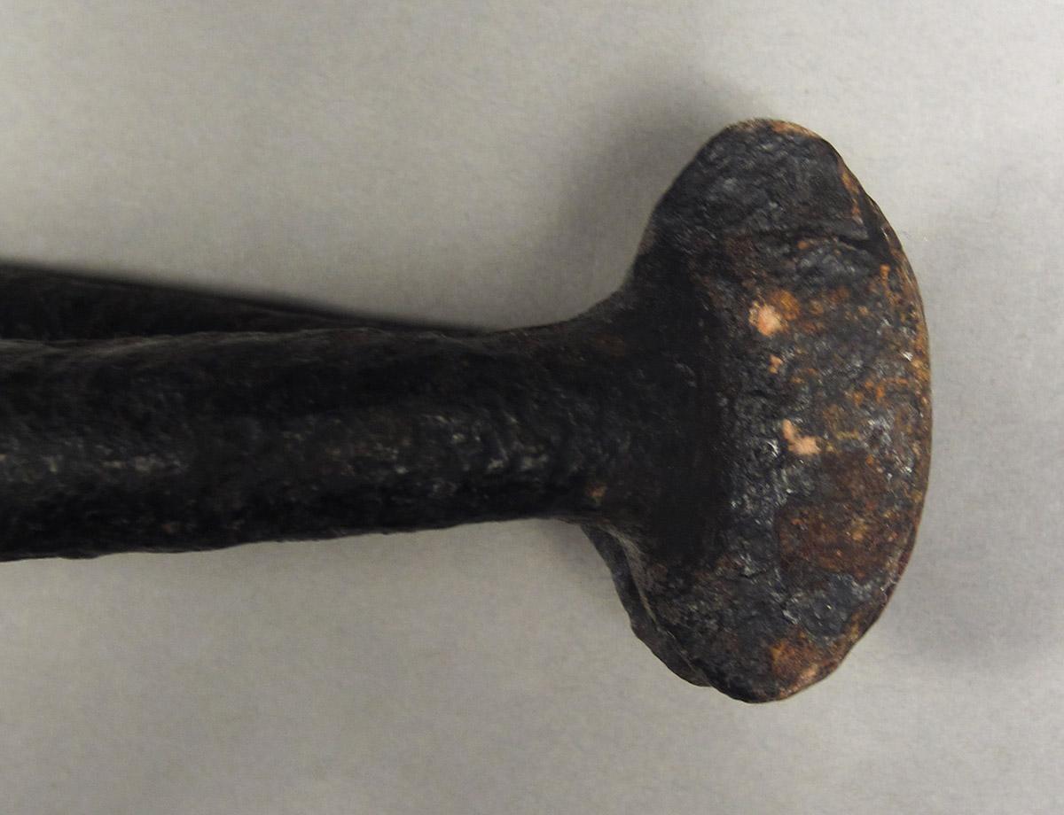 1957.0026.526, Log tongs, tip side 2