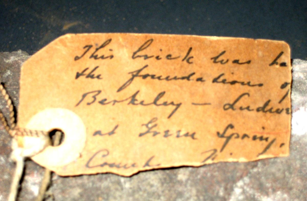 1969.0054 Brick (tag)