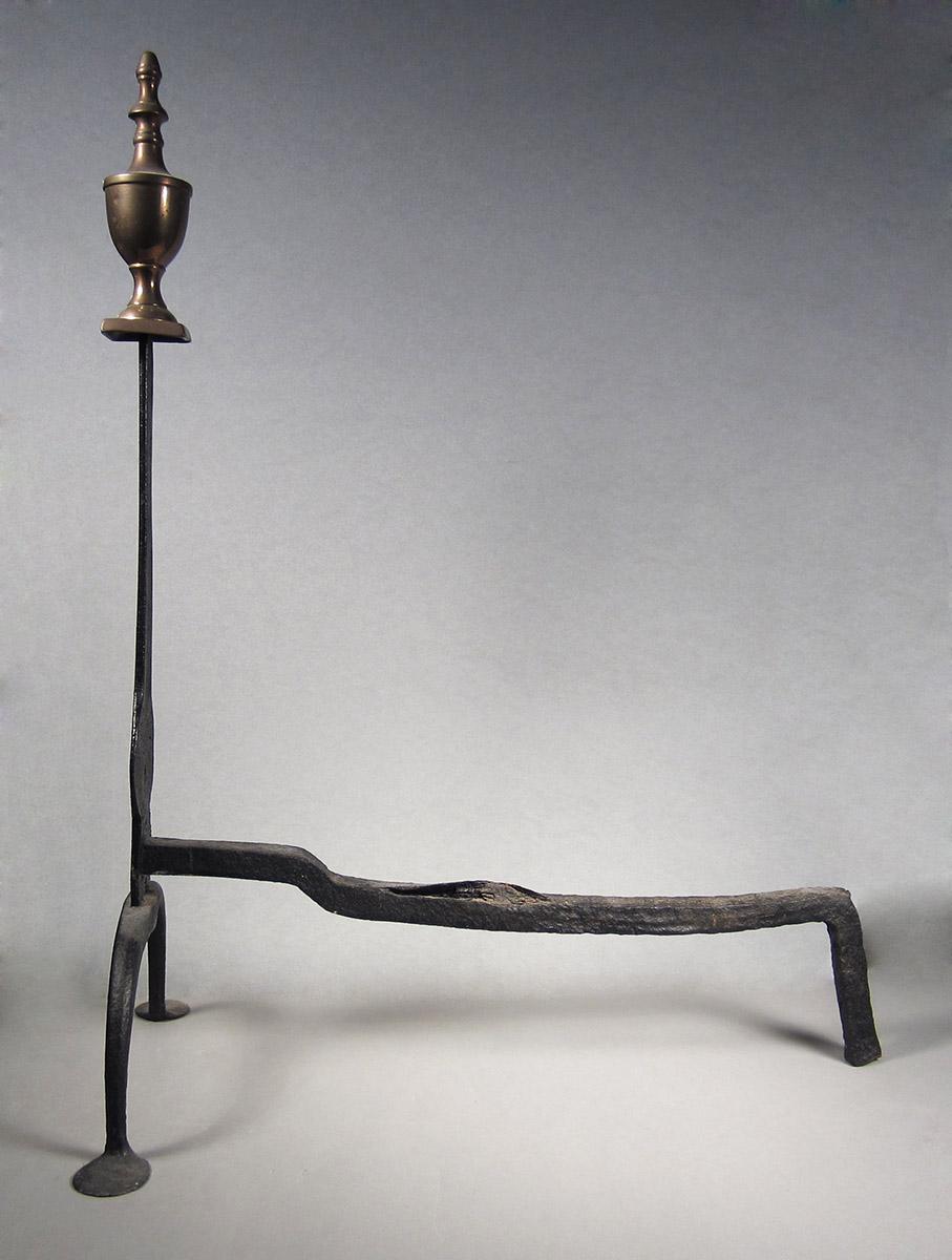 1957.0026.527.002, Andiron, side