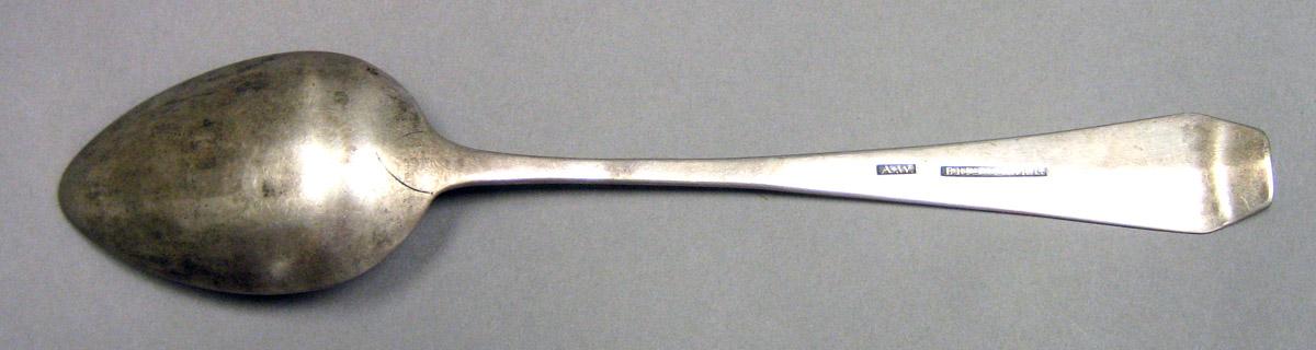 1969.0070 Tablespoon underside