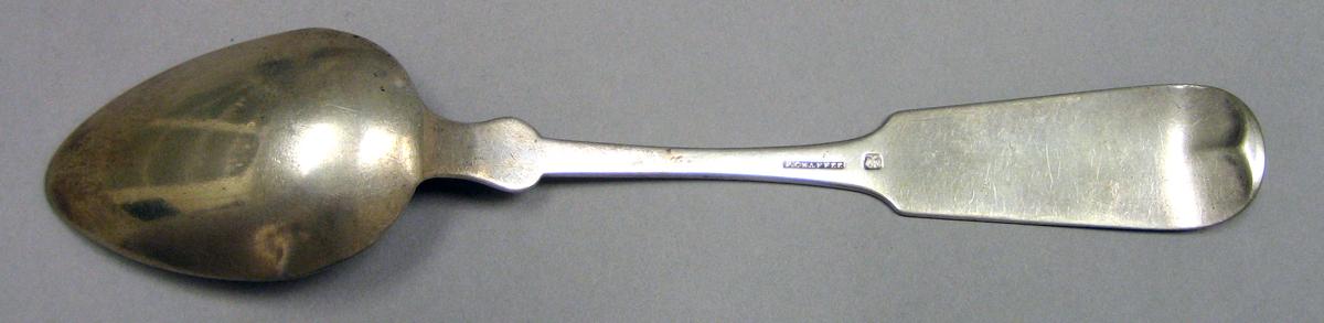 1969.0073 Tablespoon underside